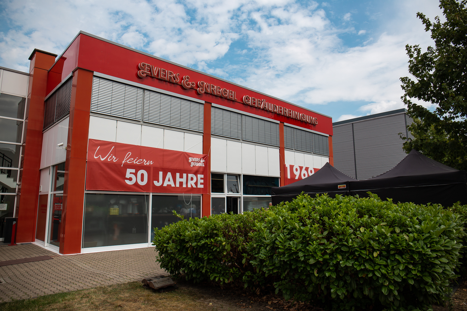 Die Gebäudereinigung Evers & Kregel feiert 50 Jahre Die Gebäudereinigung Evers & Kregel feiert 50 Jahre